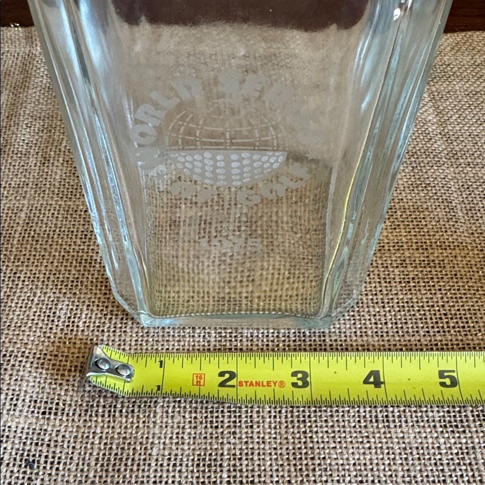 Vintage 1975 World Series of Golf Glass Decanter with Stopper Barware - Picture 6 of 8